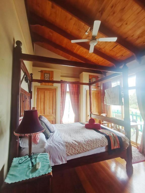 The Goat And Goose Bed & Breakfast Lakes Entrance Bilik gambar